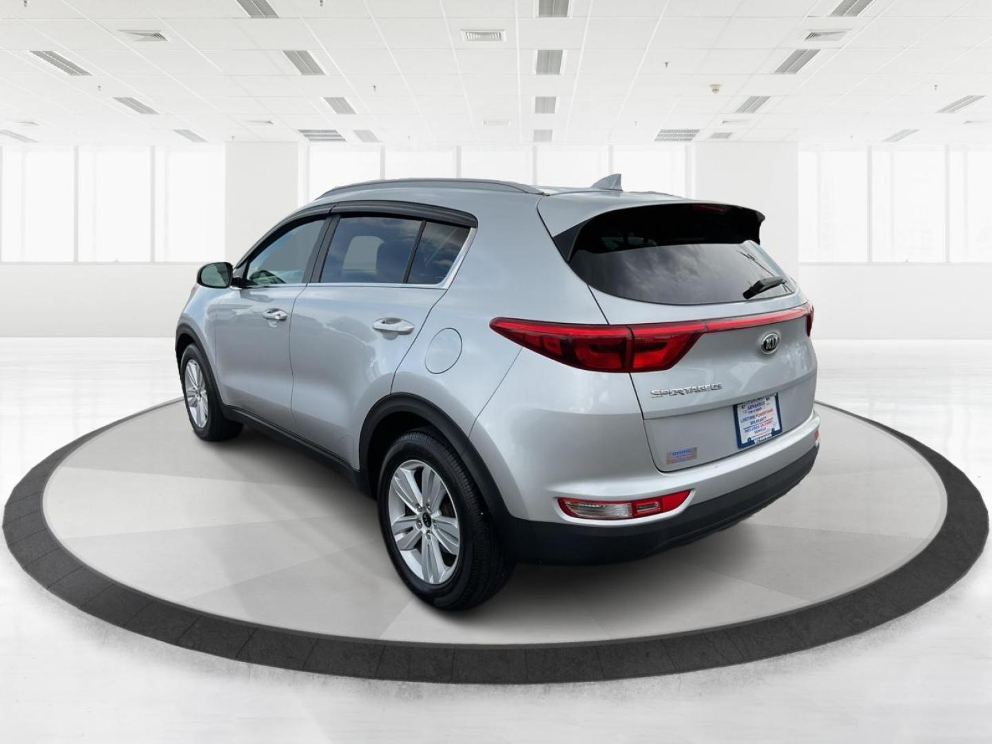 2017 Kia Sportage LX (KNDPM3AC2H7) with an Theta II 2.4L I-4 gasoline direct injection engine, located at 1230 East Main St, Xenia, OH, 45385, (937) 908-9800, 39.688026, -83.910172 - Photo#5