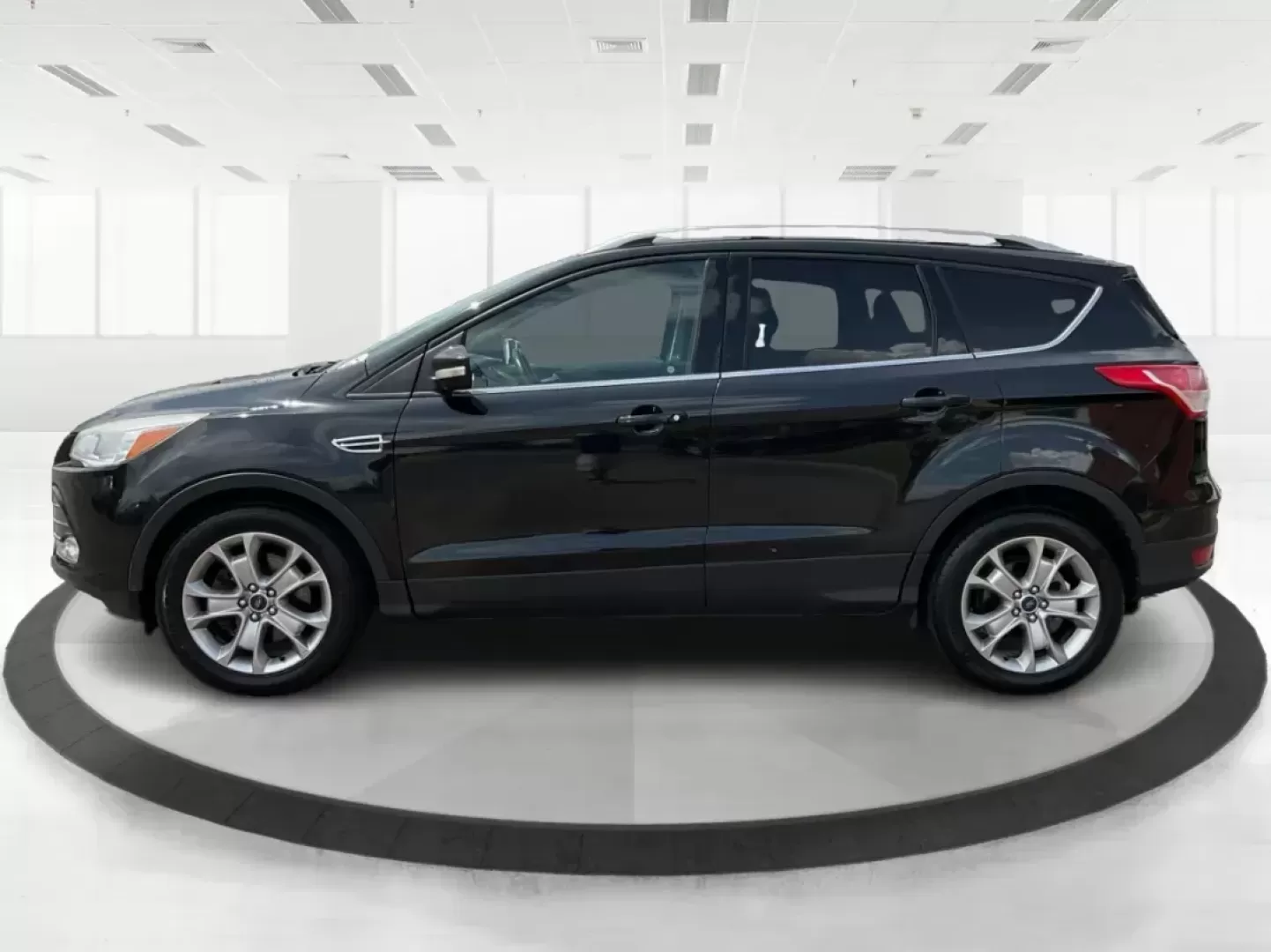 2015 Ford Escape Titanium (1FMCU9J95FU) with an Other engine, located at 1230 East Main St, Xenia, OH, 45385, (937) 908-9800, 39.688026, -83.910172 - 2015 Ford Escape Titanium - Photo#4