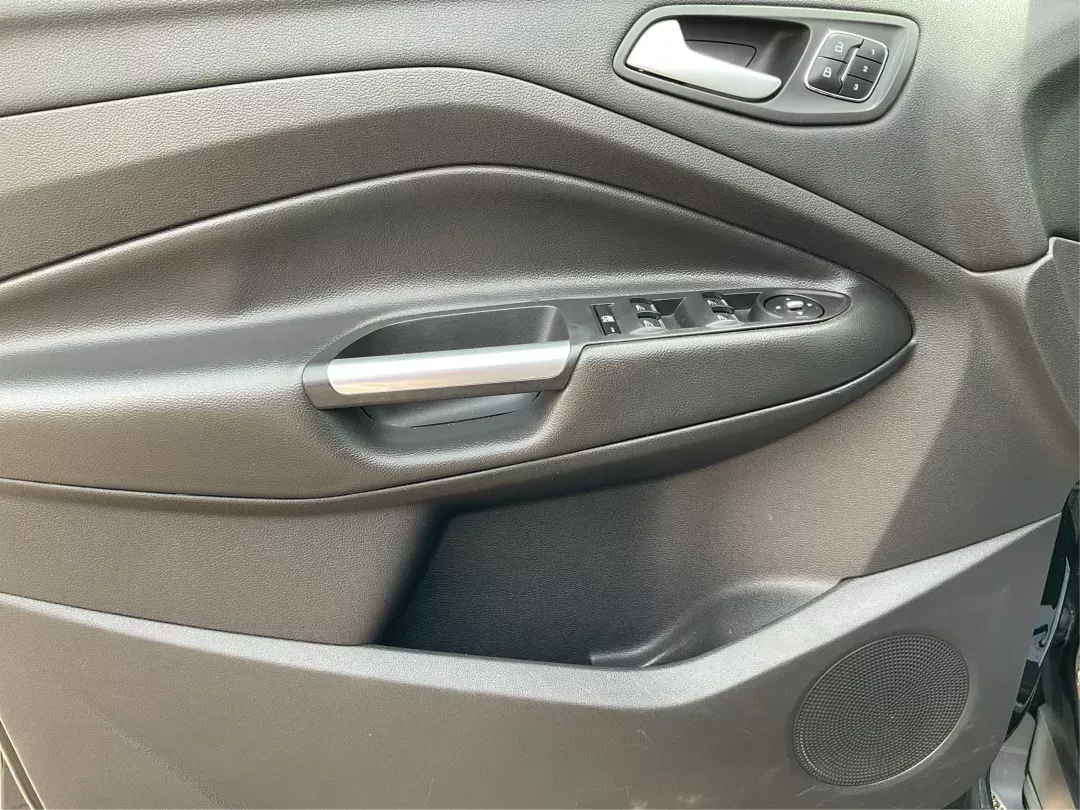 2015 Ford Escape Titanium (1FMCU9J95FU) with an Other engine, located at 1230 East Main St, Xenia, OH, 45385, (937) 908-9800, 39.688026, -83.910172 - 2015 Ford Escape Titanium - Photo#17
