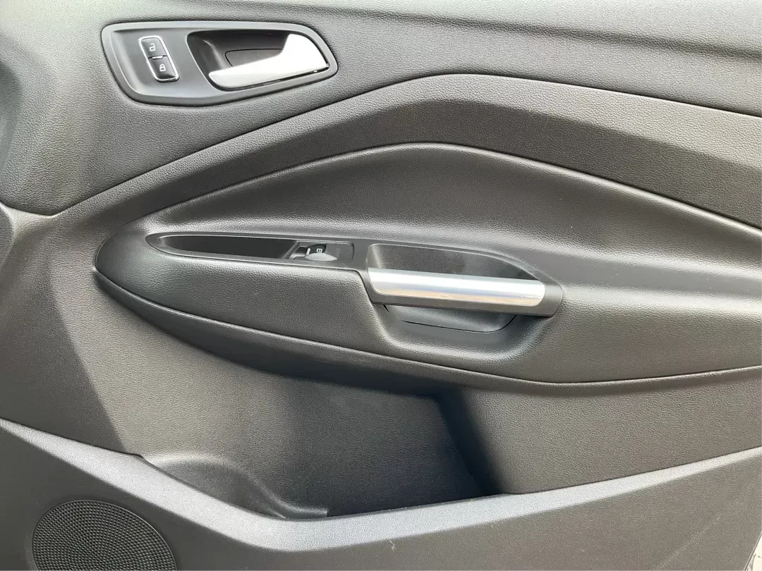 2015 Ford Escape Titanium (1FMCU9J95FU) with an Other engine, located at 1230 East Main St, Xenia, OH, 45385, (937) 908-9800, 39.688026, -83.910172 - 2015 Ford Escape Titanium - Photo#18