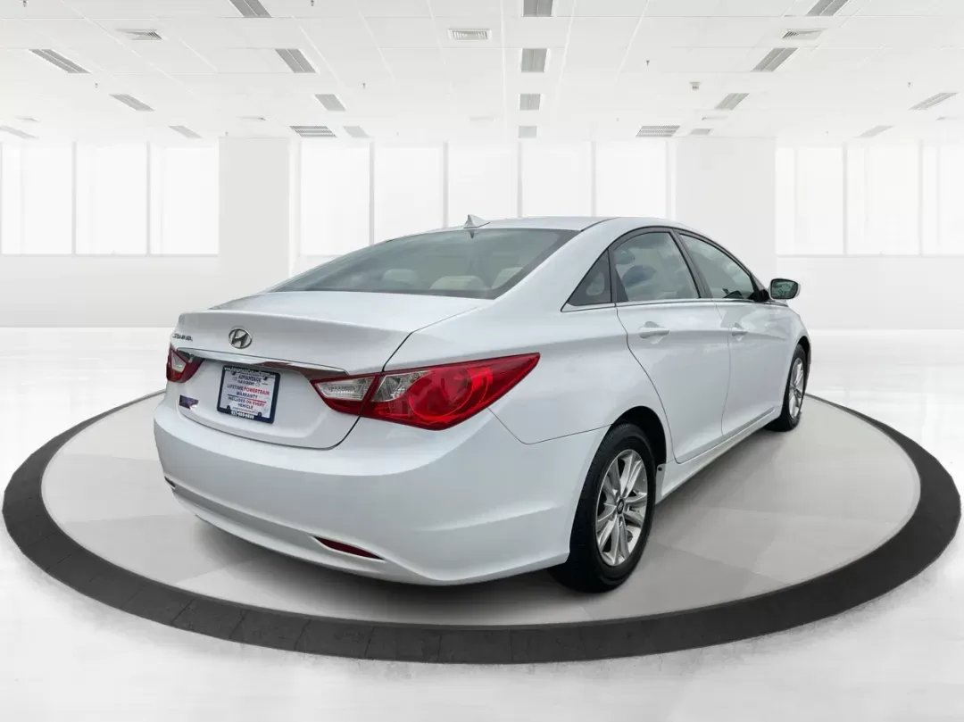 2013 Hyundai Sonata GLS (5NPEB4ACXDH) with an 2.4L I-4 gasoline direct injection engine, located at 8750 N County Rd 25A, Piqua, OH, 45356, (937) 908-9800, 40.164391, -84.232513 - Photo#2