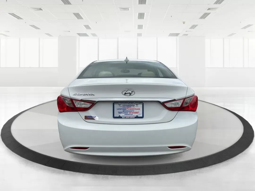 2013 Hyundai Sonata GLS (5NPEB4ACXDH) with an 2.4L I-4 gasoline direct injection engine, located at 8750 N County Rd 25A, Piqua, OH, 45356, (937) 908-9800, 40.164391, -84.232513 - Photo#4