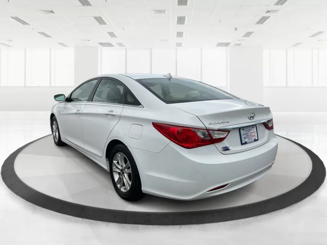 2013 Hyundai Sonata GLS (5NPEB4ACXDH) with an 2.4L I-4 gasoline direct injection engine, located at 8750 N County Rd 25A, Piqua, OH, 45356, (937) 908-9800, 40.164391, -84.232513 - Photo#5