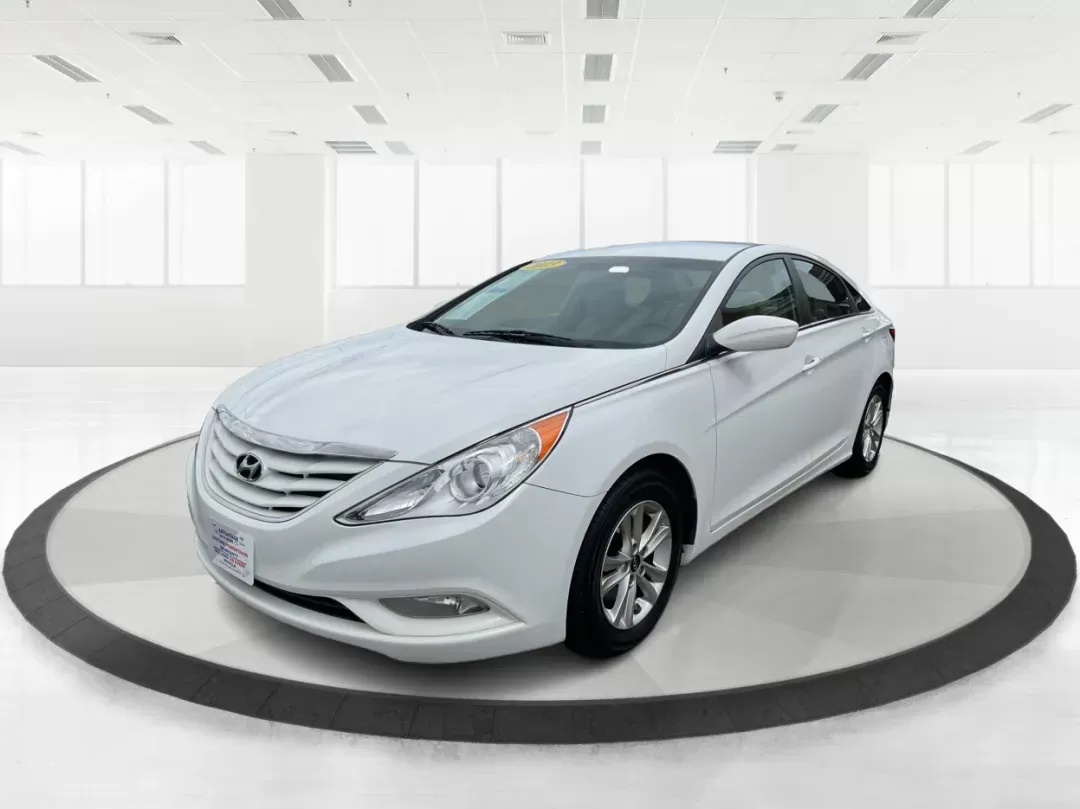 2013 Hyundai Sonata GLS (5NPEB4ACXDH) with an 2.4L I-4 gasoline direct injection engine, located at 8750 N County Rd 25A, Piqua, OH, 45356, (937) 908-9800, 40.164391, -84.232513 - Photo#8