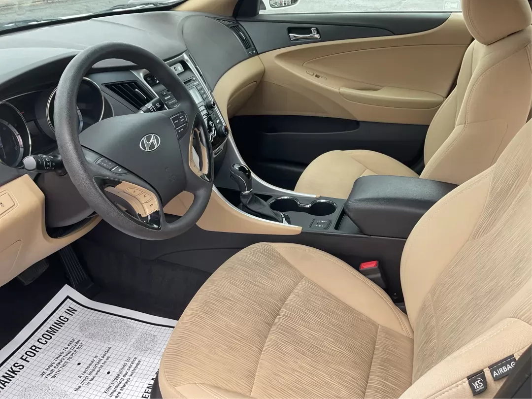 2013 Hyundai Sonata GLS (5NPEB4ACXDH) with an 2.4L I-4 gasoline direct injection engine, located at 8750 N County Rd 25A, Piqua, OH, 45356, (937) 908-9800, 40.164391, -84.232513 - Photo#9