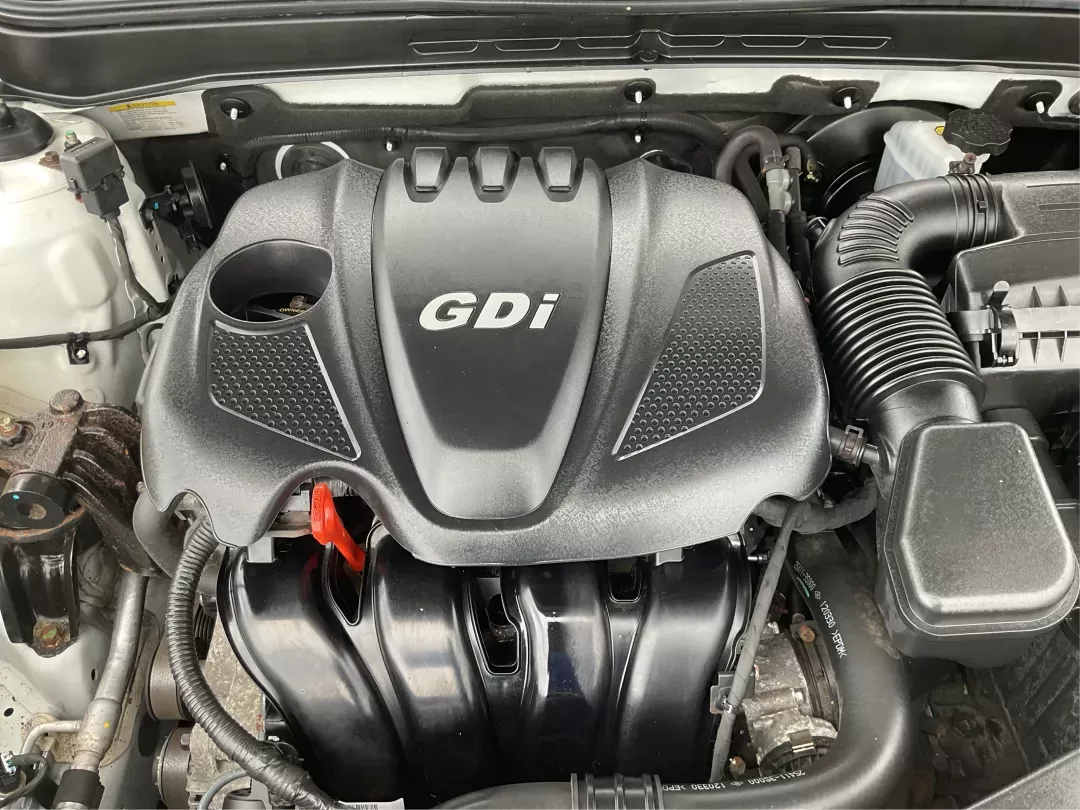 2013 Hyundai Sonata GLS (5NPEB4ACXDH) with an 2.4L I-4 gasoline direct injection engine, located at 8750 N County Rd 25A, Piqua, OH, 45356, (937) 908-9800, 40.164391, -84.232513 - Photo#11