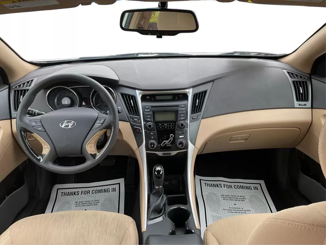 2013 Hyundai Sonata GLS (5NPEB4ACXDH) with an 2.4L I-4 gasoline direct injection engine, located at 8750 N County Rd 25A, Piqua, OH, 45356, (937) 908-9800, 40.164391, -84.232513 - Photo#20