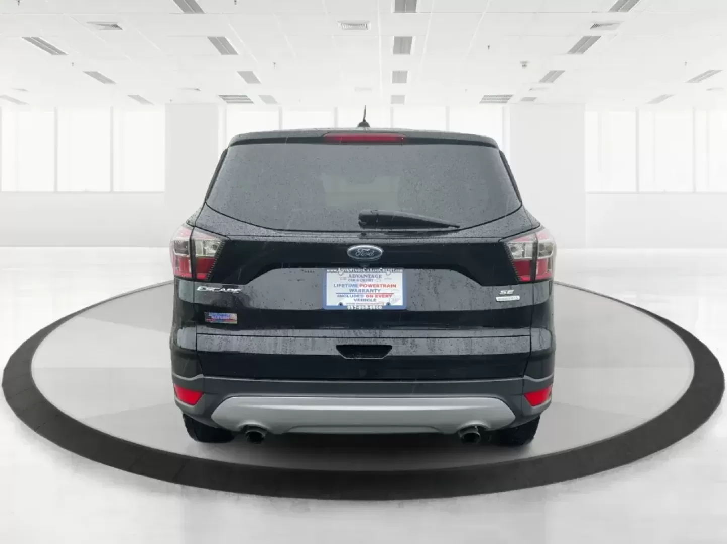 2017 Ford Escape SE FWD (1FMCU0GD6HU) with an 1.5L L4 DOHC 16V engine, 6-Speed Automatic transmission, located at 401 Woodman Dr, Riverside, OH, 45431, (937) 908-9800, 39.760899, -84.123421 - 2017 Ford Escape SE FWD - Photo#3