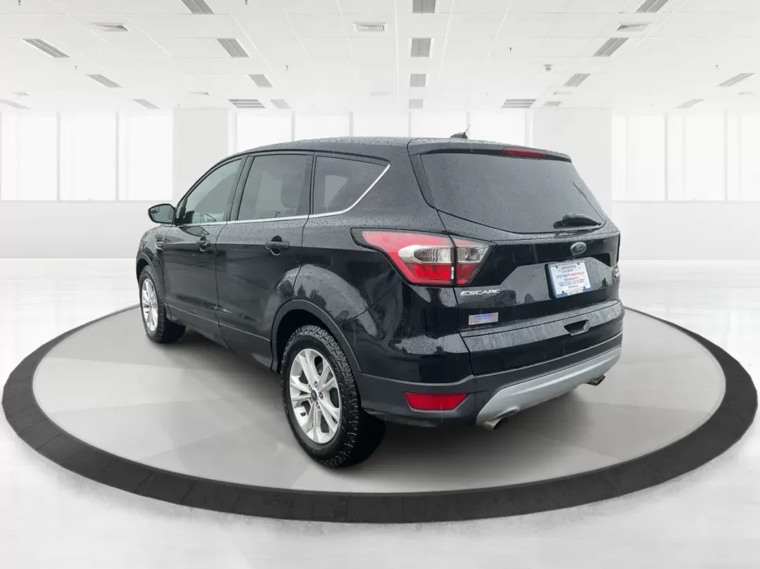 2017 Ford Escape SE FWD (1FMCU0GD6HU) with an 1.5L L4 DOHC 16V engine, 6-Speed Automatic transmission, located at 401 Woodman Dr, Riverside, OH, 45431, (937) 908-9800, 39.760899, -84.123421 - 2017 Ford Escape SE FWD - Photo#4