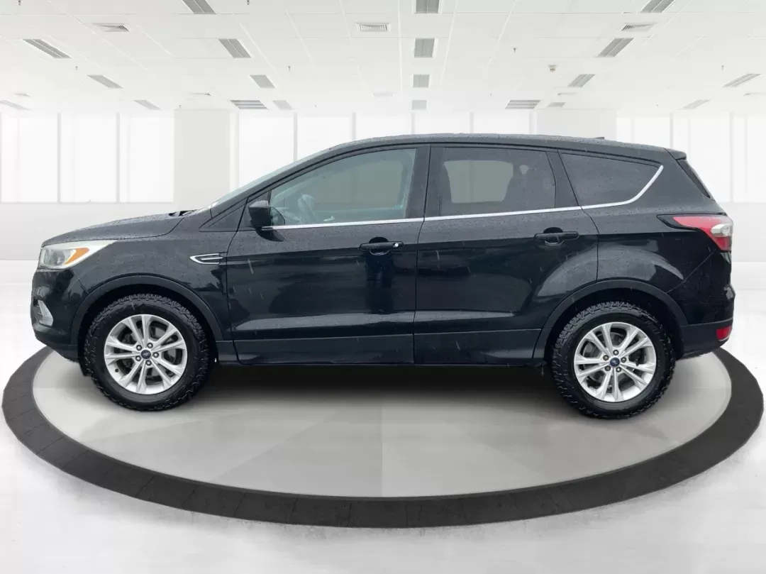 2017 Ford Escape SE FWD (1FMCU0GD6HU) with an 1.5L L4 DOHC 16V engine, 6-Speed Automatic transmission, located at 401 Woodman Dr, Riverside, OH, 45431, (937) 908-9800, 39.760899, -84.123421 - 2017 Ford Escape SE FWD - Photo#5