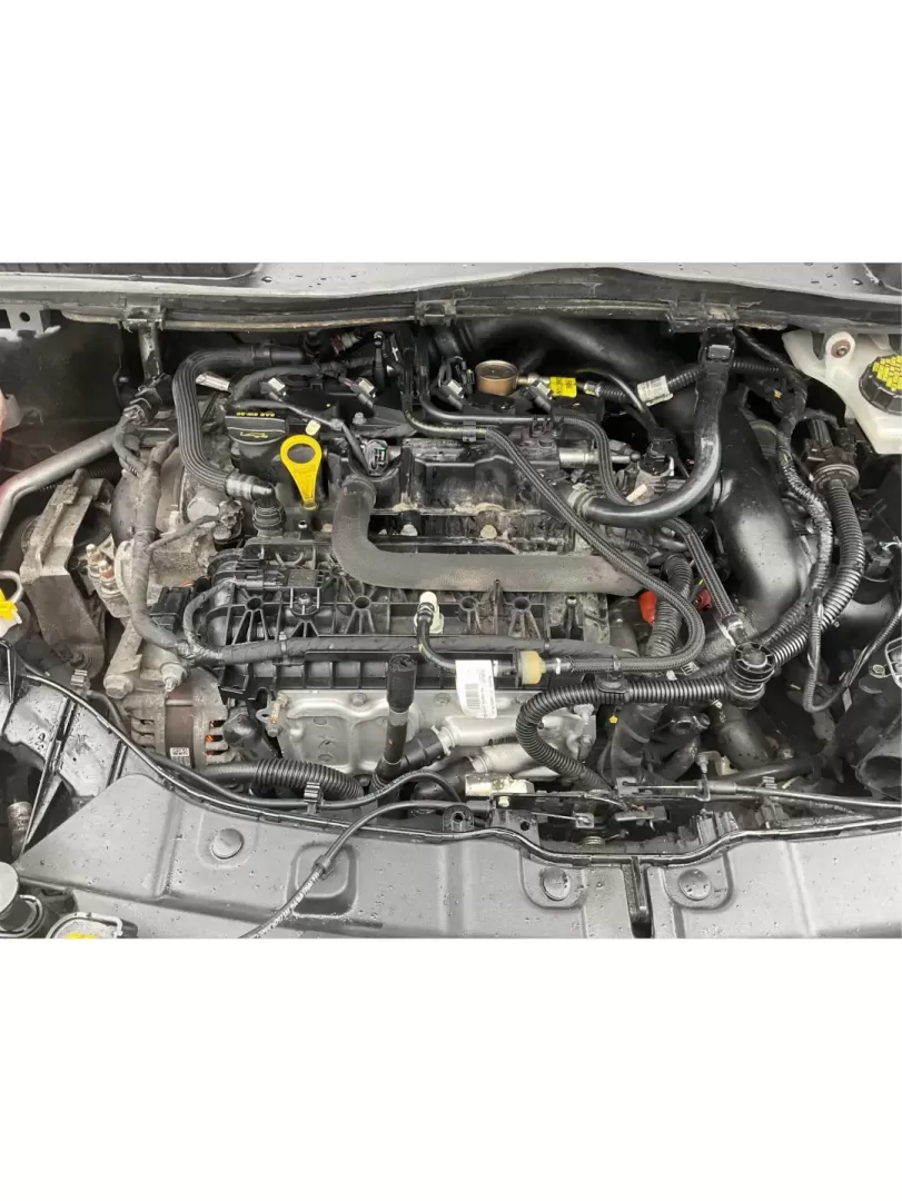 2017 Ford Escape SE FWD (1FMCU0GD6HU) with an 1.5L L4 DOHC 16V engine, 6-Speed Automatic transmission, located at 401 Woodman Dr, Riverside, OH, 45431, (937) 908-9800, 39.760899, -84.123421 - 2017 Ford Escape SE FWD - Photo#10
