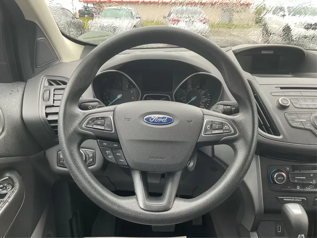 2017 Ford Escape SE FWD (1FMCU0GD6HU) with an 1.5L L4 DOHC 16V engine, 6-Speed Automatic transmission, located at 401 Woodman Dr, Riverside, OH, 45431, (937) 908-9800, 39.760899, -84.123421 - 2017 Ford Escape SE FWD - Photo#14
