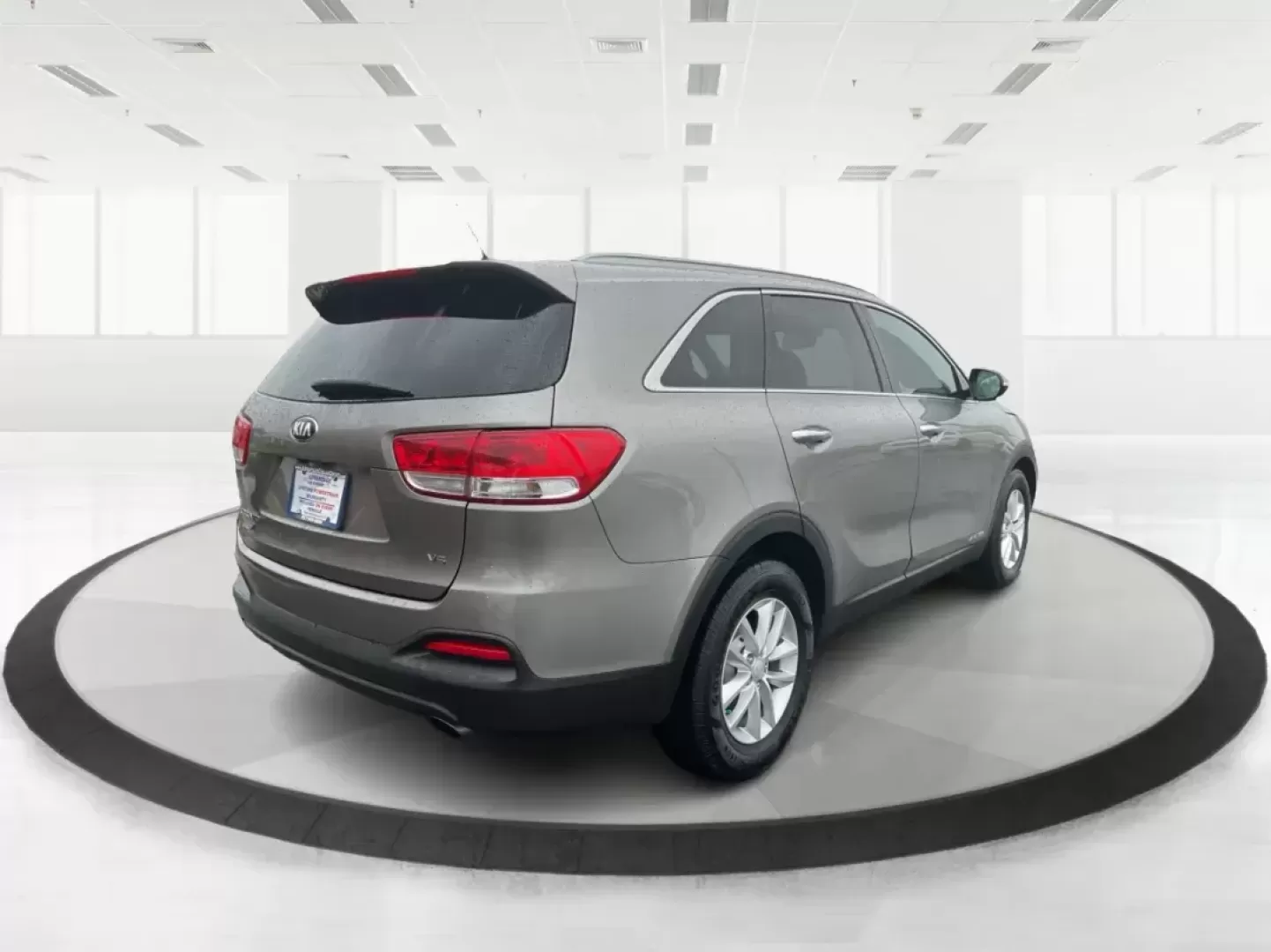2017 Kia Sorento 3.3L LX (5XYPGDA52HG) with an Lambda II 3.3L V-6 gasoline direct injection engine, located at 4508 South Dixie Dr, Moraine, OH, 45439, (937) 908-9800, 39.689976, -84.218452 - One Owner|Third Row - Photo#2