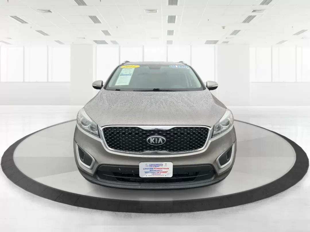 2017 Kia Sorento 3.3L LX (5XYPGDA52HG) with an Lambda II 3.3L V-6 gasoline direct injection engine, located at 4508 South Dixie Dr, Moraine, OH, 45439, (937) 908-9800, 39.689976, -84.218452 - One Owner - Photo#7