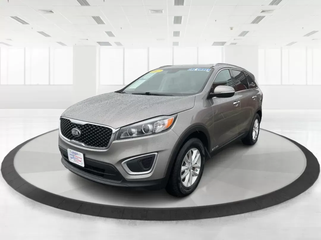 2017 Kia Sorento 3.3L LX (5XYPGDA52HG) with an Lambda II 3.3L V-6 gasoline direct injection engine, located at 4508 South Dixie Dr, Moraine, OH, 45439, (937) 908-9800, 39.689976, -84.218452 - One Owner - Photo#8