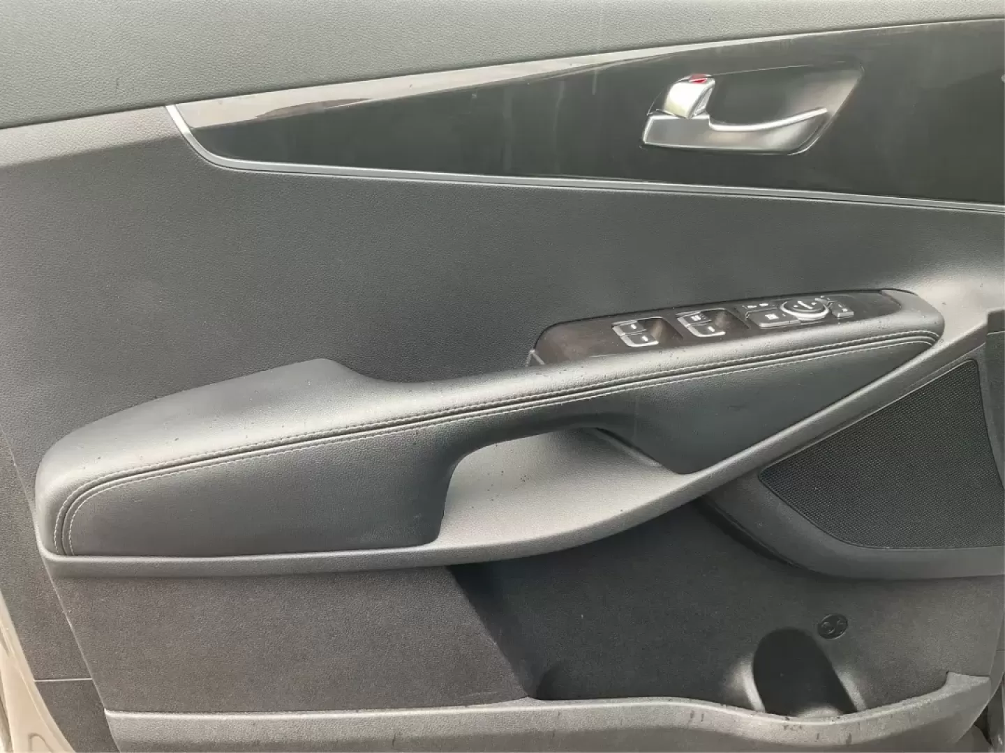 2017 Kia Sorento 3.3L LX (5XYPGDA52HG) with an Lambda II 3.3L V-6 gasoline direct injection engine, located at 4508 South Dixie Dr, Moraine, OH, 45439, (937) 908-9800, 39.689976, -84.218452 - One Owner|Third Row - Photo#16