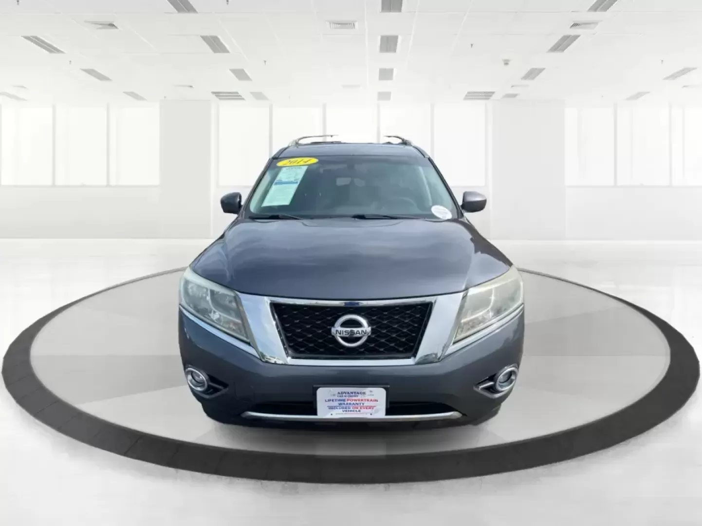 2014 Nissan Pathfinder Platinum (5N1AR2MM6EC) with an 3.5L V-6 DOHC engine, located at 880 E. National Road, Vandalia, OH, 45377, (937) 908-9800, 39.891918, -84.183594 - Photo#6