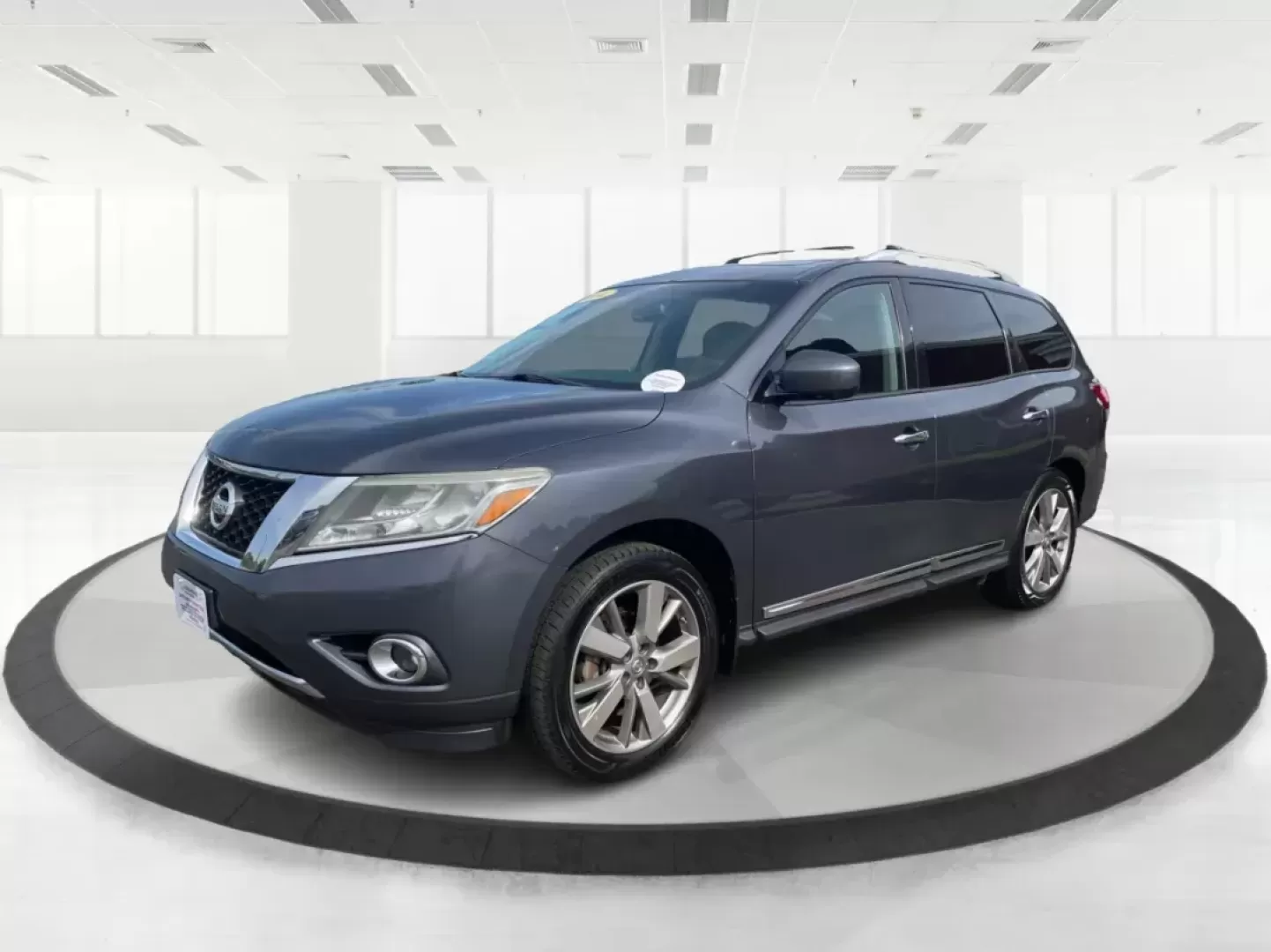 2014 Nissan Pathfinder Platinum (5N1AR2MM6EC) with an 3.5L V-6 DOHC engine, located at 880 E. National Road, Vandalia, OH, 45377, (937) 908-9800, 39.891918, -84.183594 - Photo#7