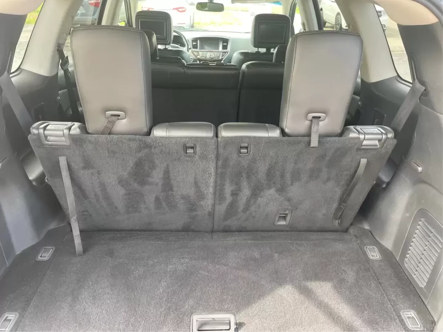 2014 Nissan Pathfinder Platinum (5N1AR2MM6EC) with an 3.5L V-6 DOHC engine, located at 880 E. National Road, Vandalia, OH, 45377, (937) 908-9800, 39.891918, -84.183594 - Photo#11