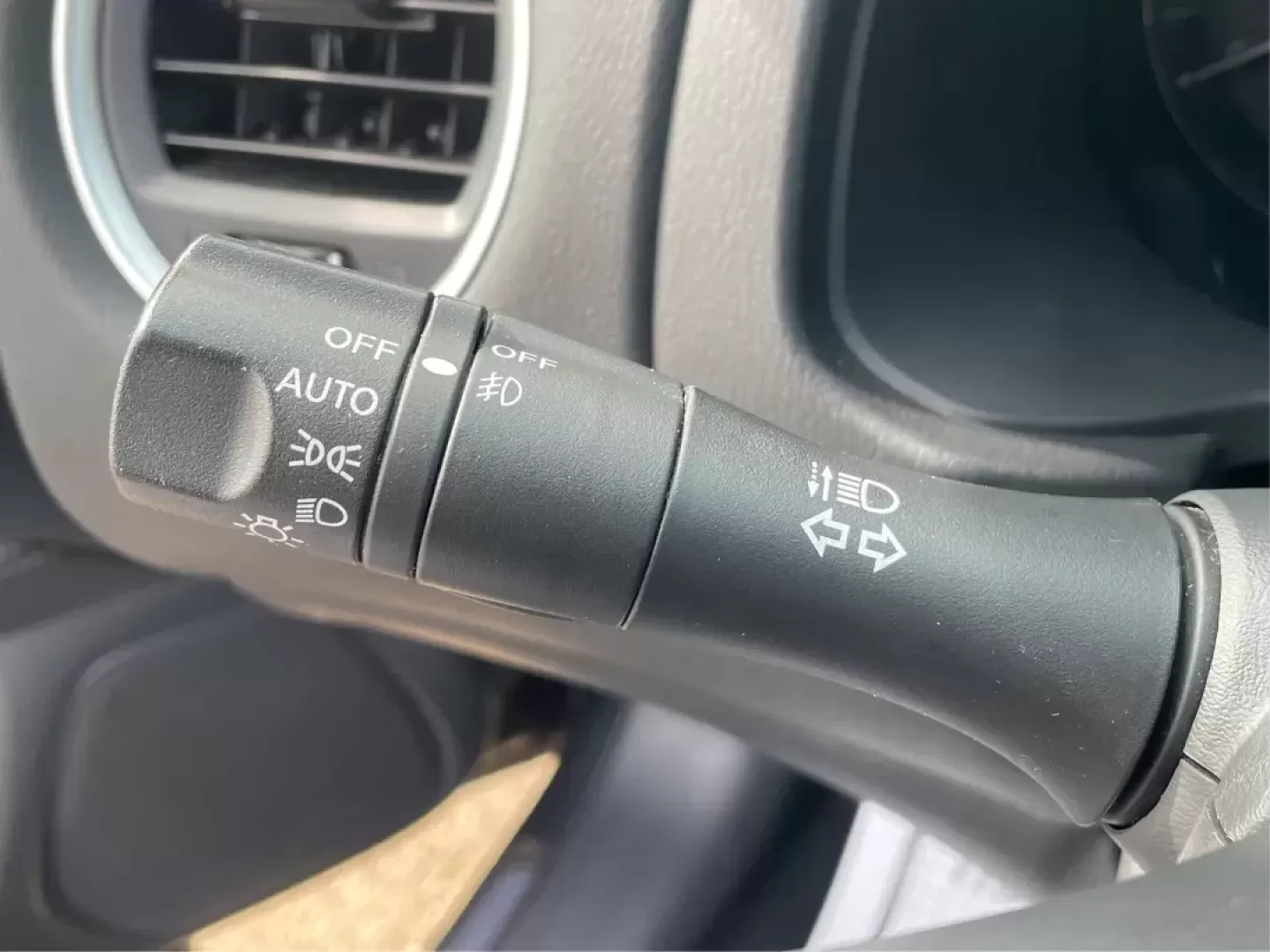 2014 Nissan Pathfinder Platinum (5N1AR2MM6EC) with an 3.5L V-6 DOHC engine, located at 880 E. National Road, Vandalia, OH, 45377, (937) 908-9800, 39.891918, -84.183594 - Photo#16