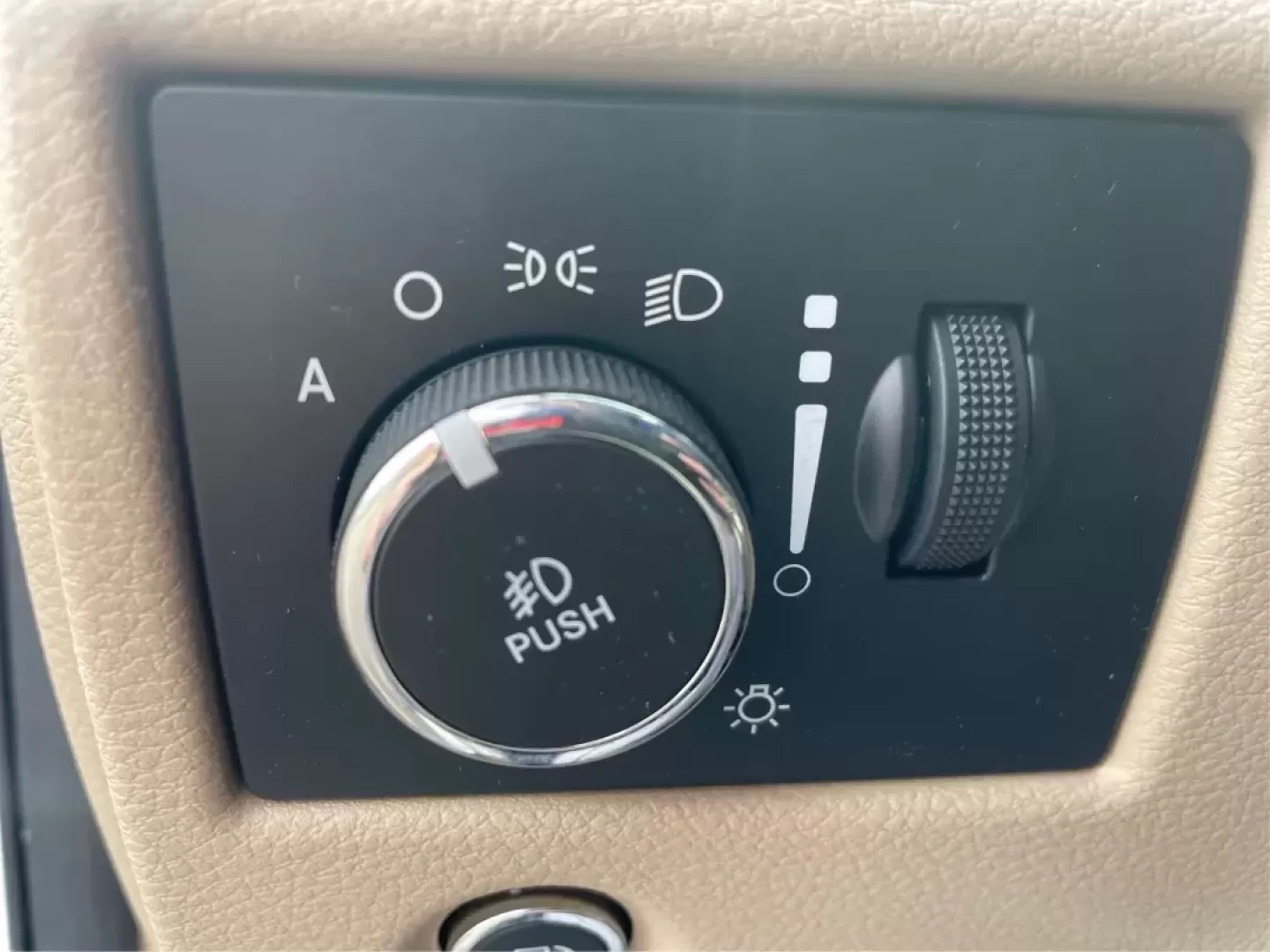 2014 Jeep Grand Cherokee Limited (1C4RJFBG4EC) with an Other engine, located at 401 Woodman Dr, Riverside, OH, 45431, (937) 908-9800, 39.760899, -84.123421 - 2014 Jeep Grand Cherokee Limited - Photo#17