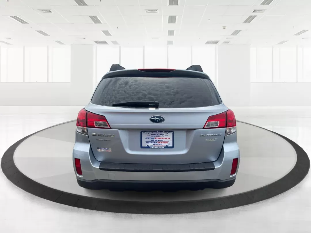 2014 Subaru Outback 2.5i (4S4BRBAC8E3) with an 2.5L H-4 DOHC engine, located at 1230 East Main St, Xenia, OH, 45385, (937) 908-9800, 39.688026, -83.910172 - 2014 Subaru Outback 2.5i - Photo#3