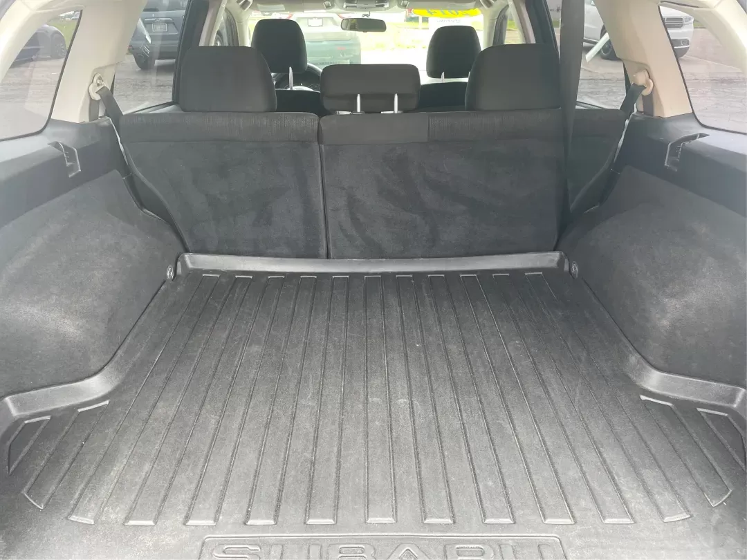 2014 Subaru Outback 2.5i (4S4BRBAC8E3) with an 2.5L H-4 DOHC engine, located at 1230 East Main St, Xenia, OH, 45385, (937) 908-9800, 39.688026, -83.910172 - 2014 Subaru Outback 2.5i - Photo#11