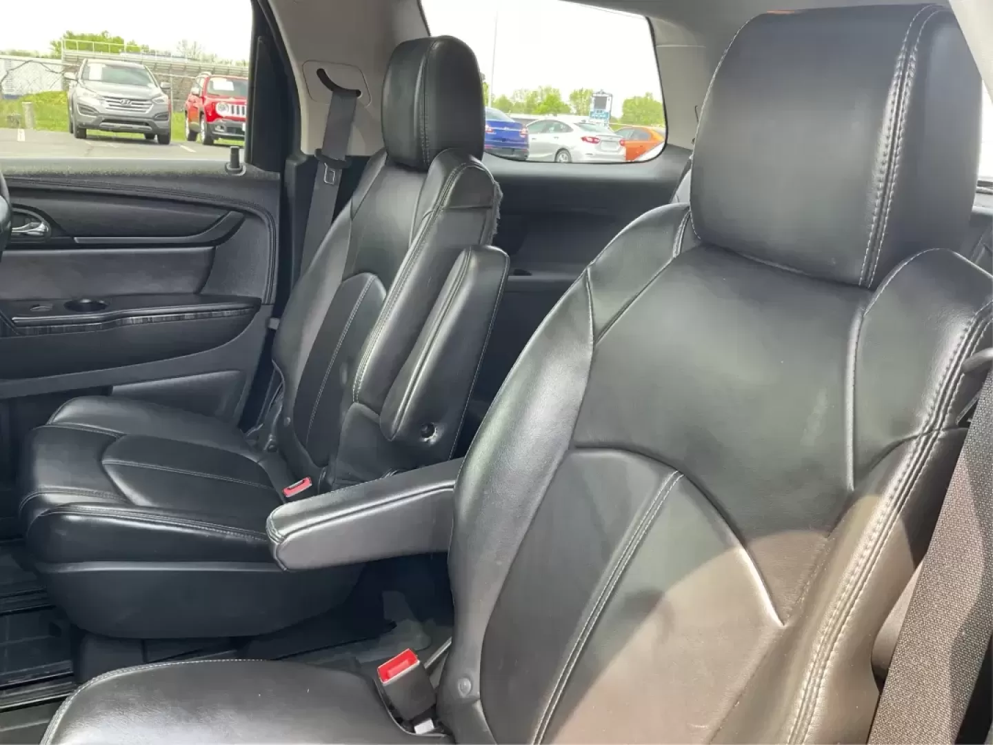 2013 GMC Acadia SLT-1 (1GKKVRKD3DJ) with an 3.6L V-6 gasoline direct injection engine, located at 4508 South Dixie Dr, Moraine, OH, 45439, (937) 908-9800, 39.689976, -84.218452 - Photo#9