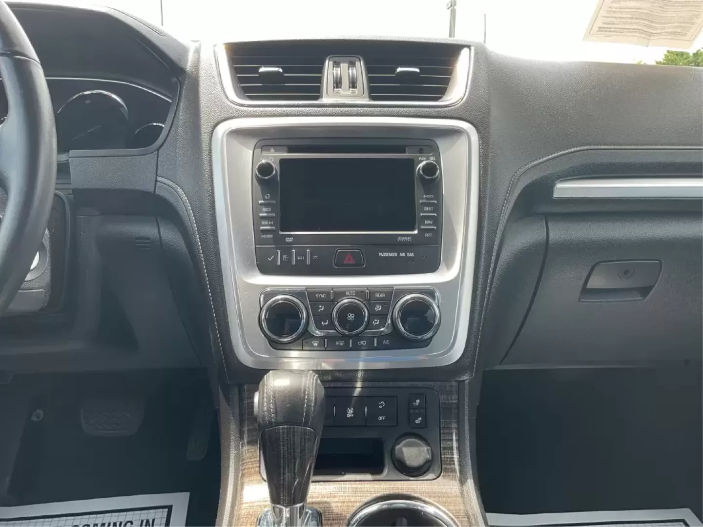 2013 GMC Acadia SLT-1 (1GKKVRKD3DJ) with an 3.6L V-6 gasoline direct injection engine, located at 4508 South Dixie Dr, Moraine, OH, 45439, (937) 908-9800, 39.689976, -84.218452 - Photo#12