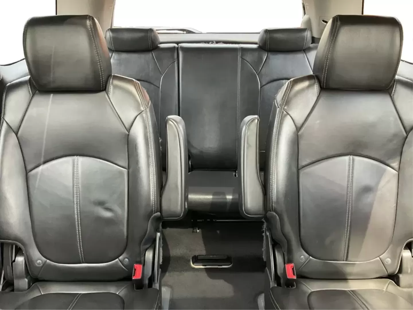 2013 GMC Acadia SLT-1 (1GKKVRKD3DJ) with an 3.6L V-6 gasoline direct injection engine, located at 4508 South Dixie Dr, Moraine, OH, 45439, (937) 908-9800, 39.689976, -84.218452 - Photo#13