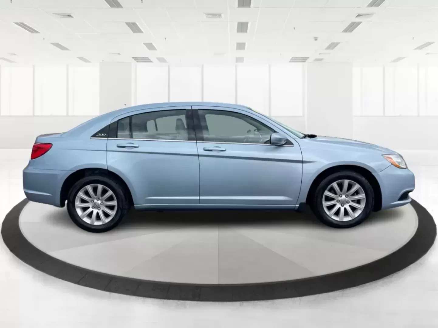 2013 Chrysler 200 Touring (1C3CCBBB1DN) with an Other engine, located at 880 E. National Road, Vandalia, OH, 45377, (937) 908-9800, 39.891918, -84.183594 - 2013 Chrysler 200 Touring - Photo#1