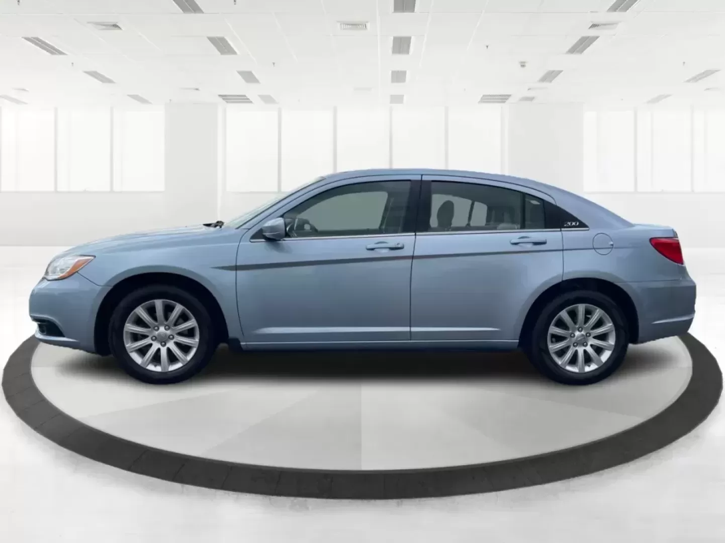 2013 Chrysler 200 Touring (1C3CCBBB1DN) with an Other engine, located at 880 E. National Road, Vandalia, OH, 45377, (937) 908-9800, 39.891918, -84.183594 - 2013 Chrysler 200 Touring - Photo#5