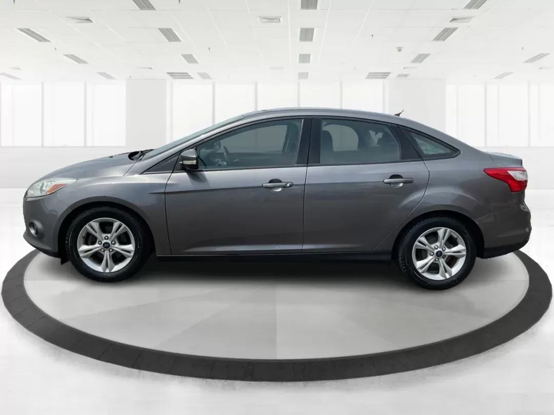 2014 Ford Focus SE (1FADP3F21EL) with an 2L I-4 gasoline direct injection engine, located at 1099 N County Rd 25A , Troy, OH, 45373, (937) 908-9800, 40.057079, -84.212883 - 2014 Ford Focus SE - Photo#5