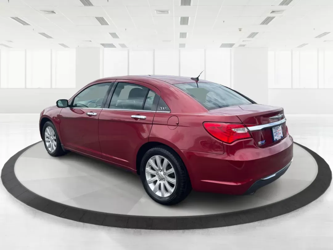 2013 Chrysler 200 Limited (1C3CCBCG7DN) with an Other engine, located at 1099 N County Rd 25A , Troy, OH, 45373, (937) 908-9800, 40.057079, -84.212883 - 2013 Chrysler 200 Limited - Photo#4
