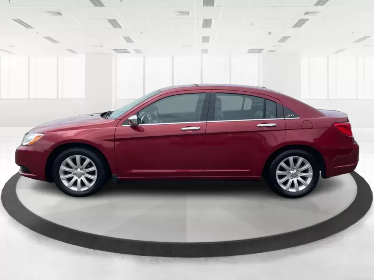 2013 Chrysler 200 Limited (1C3CCBCG7DN) with an Other engine, located at 1099 N County Rd 25A, Troy, OH, 45373, (937) 908-9800, 40.057079, -84.212883 - 2013 Chrysler 200 Limited - Photo#5