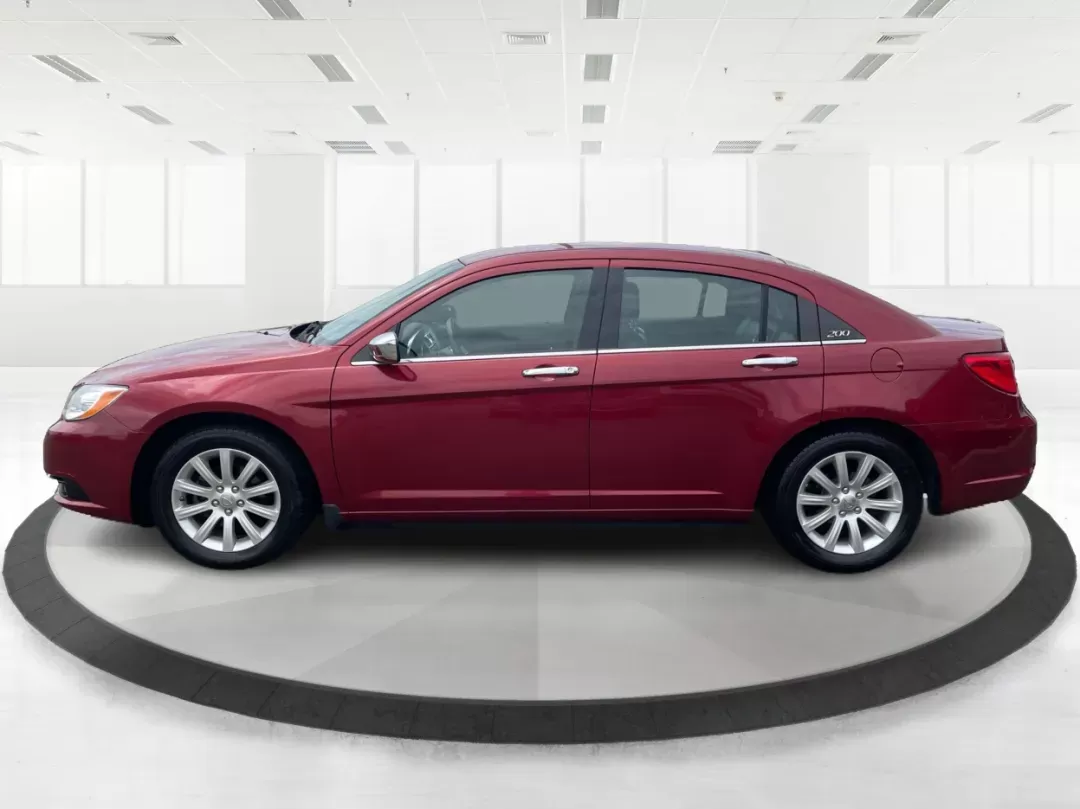 2013 Chrysler 200 Limited (1C3CCBCG7DN) with an Other engine, located at 1099 N County Rd 25A , Troy, OH, 45373, (937) 908-9800, 40.057079, -84.212883 - 2013 Chrysler 200 Limited - Photo#5