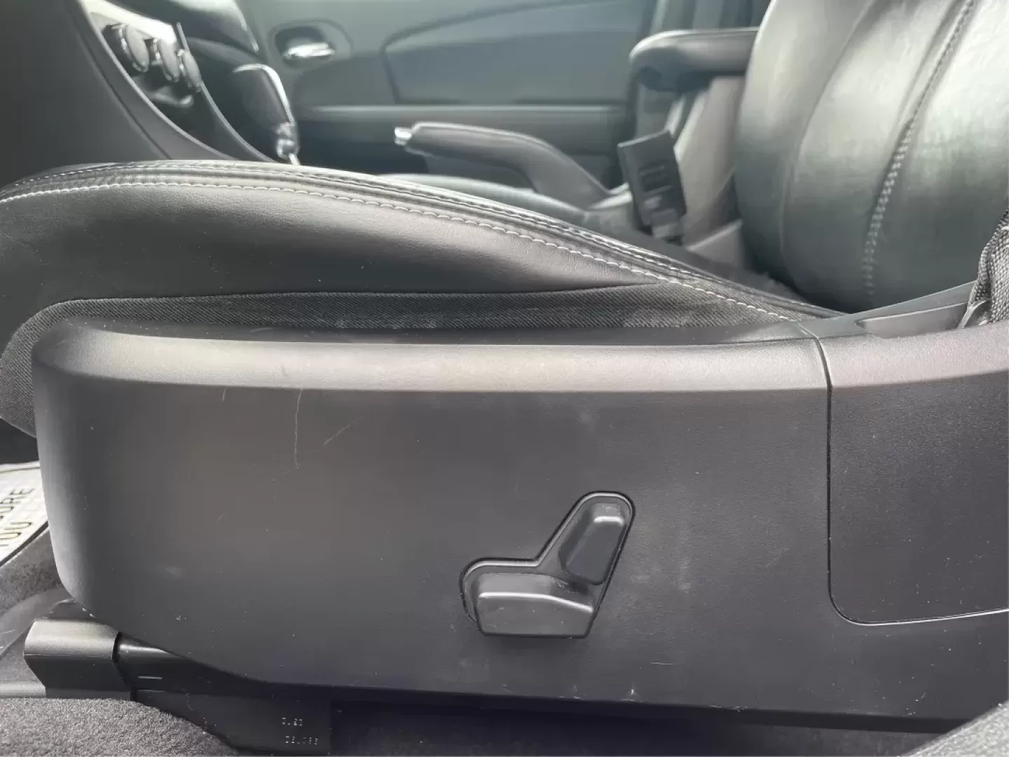 2013 Chrysler 200 Limited (1C3CCBCG7DN) with an Other engine, located at 1099 N County Rd 25A, Troy, OH, 45373, (937) 908-9800, 40.057079, -84.212883 - 2013 Chrysler 200 Limited - Photo#17