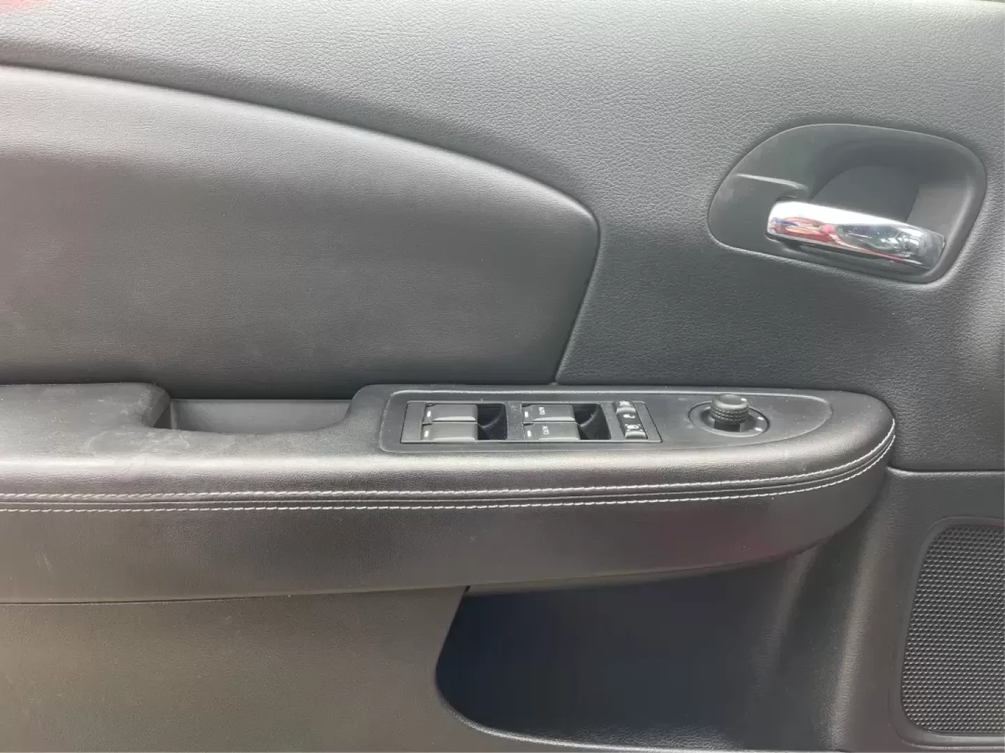 2013 Chrysler 200 Limited (1C3CCBCG7DN) with an Other engine, located at 1099 N County Rd 25A, Troy, OH, 45373, (937) 908-9800, 40.057079, -84.212883 - 2013 Chrysler 200 Limited - Photo#18