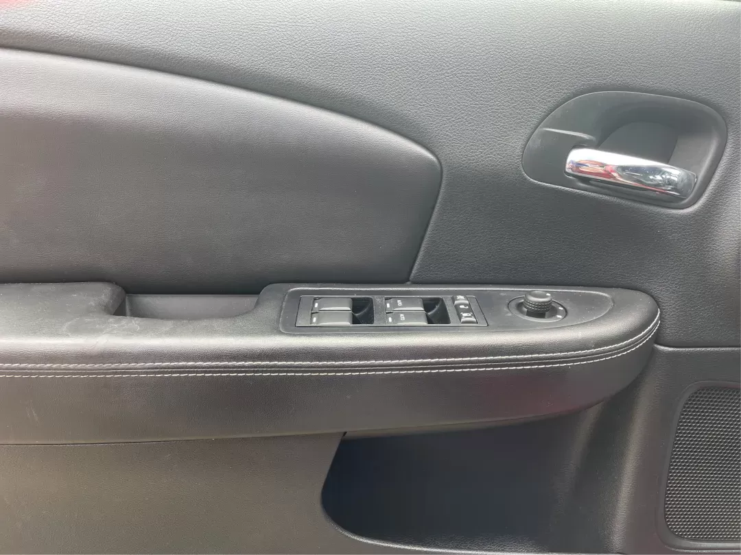 2013 Chrysler 200 Limited (1C3CCBCG7DN) with an Other engine, located at 1099 N County Rd 25A , Troy, OH, 45373, (937) 908-9800, 40.057079, -84.212883 - 2013 Chrysler 200 Limited - Photo#18