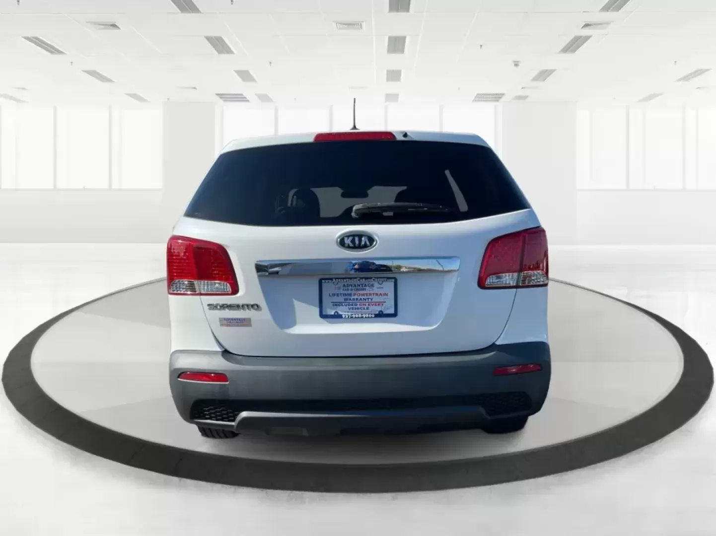 2011 Kia Sorento LX (5XYKTCA11BG) with an 2.4L I-4 DOHC engine, located at 8750 N County Rd 25A, Piqua, OH, 45356, (937) 908-9800, 40.164391, -84.232513 - Photo#3