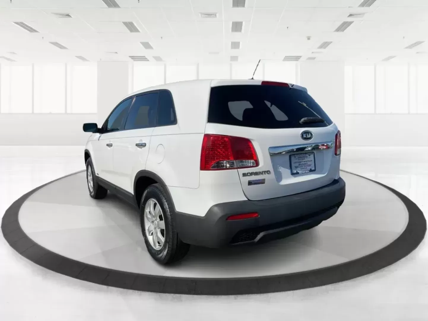 2011 Kia Sorento LX (5XYKTCA11BG) with an 2.4L I-4 DOHC engine, located at 8750 N County Rd 25A, Piqua, OH, 45356, (937) 908-9800, 40.164391, -84.232513 - Photo#4