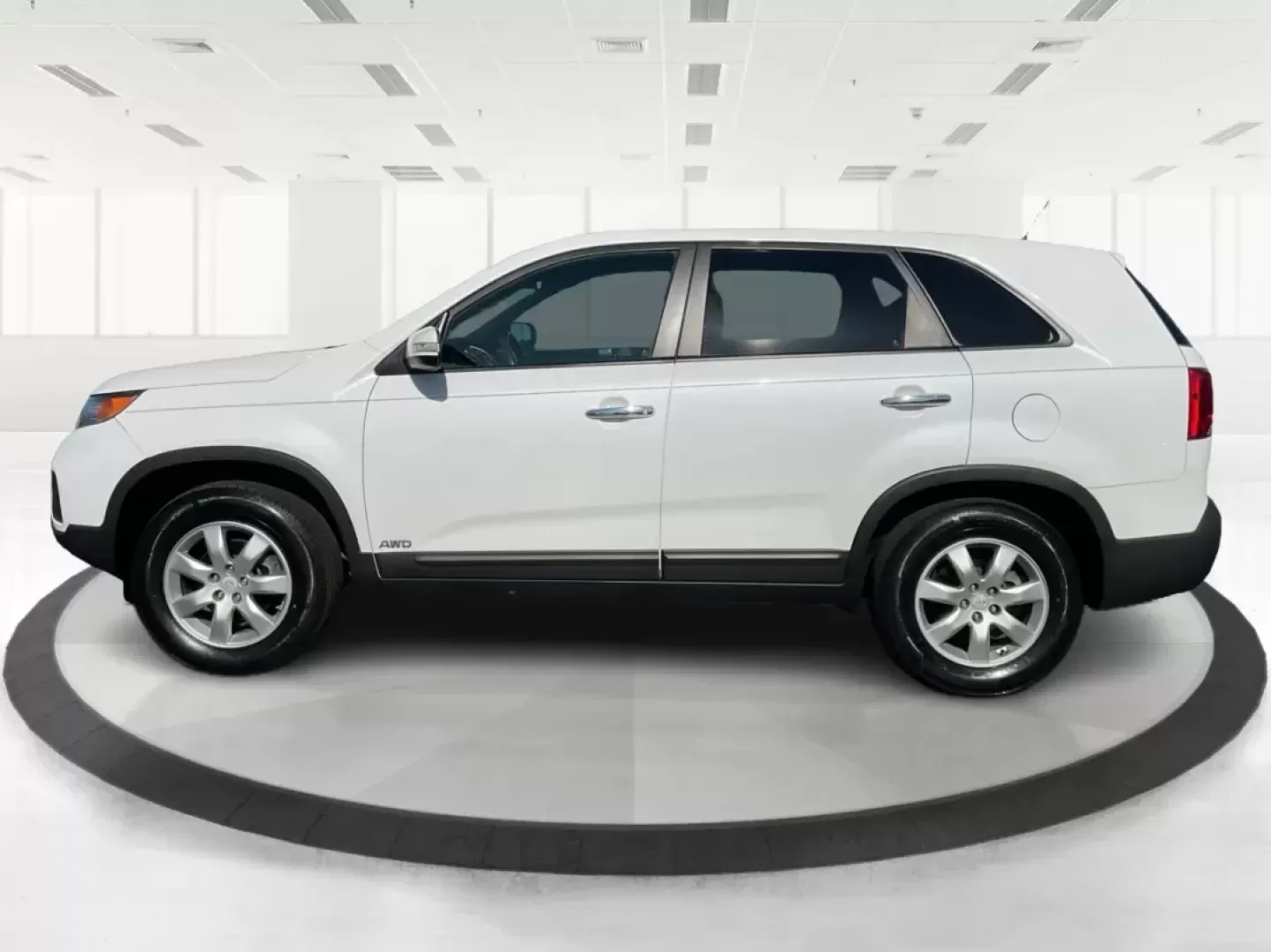 2011 Kia Sorento LX (5XYKTCA11BG) with an 2.4L I-4 DOHC engine, located at 8750 N County Rd 25A, Piqua, OH, 45356, (937) 908-9800, 40.164391, -84.232513 - Photo#5