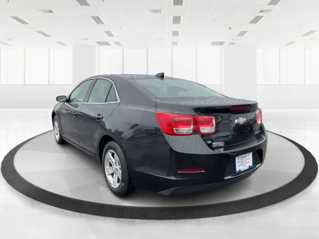 2015 Chevrolet Malibu 1LT (1G11C5SL0FF) with an ECOTEC 2.5L I-4 gasoline direct injection engine, located at 401 Woodman Dr, Riverside, OH, 45431, (937) 908-9800, 39.760899, -84.123421 - 2015 Chevrolet Malibu 1LT - Photo#4