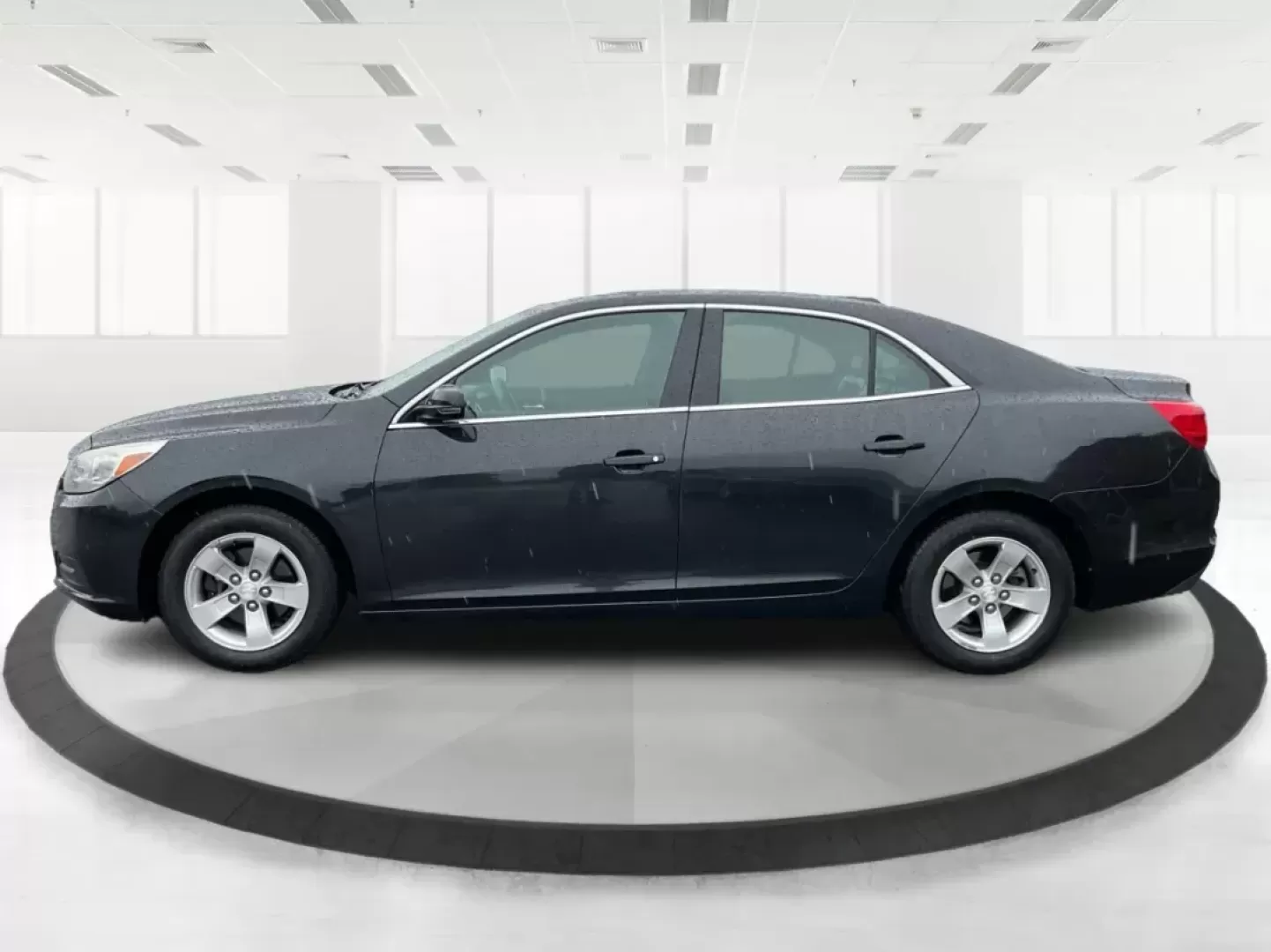 2015 Chevrolet Malibu 1LT (1G11C5SL0FF) with an ECOTEC 2.5L I-4 gasoline direct injection engine, located at 401 Woodman Dr, Riverside, OH, 45431, (937) 908-9800, 39.760899, -84.123421 - Photo#5