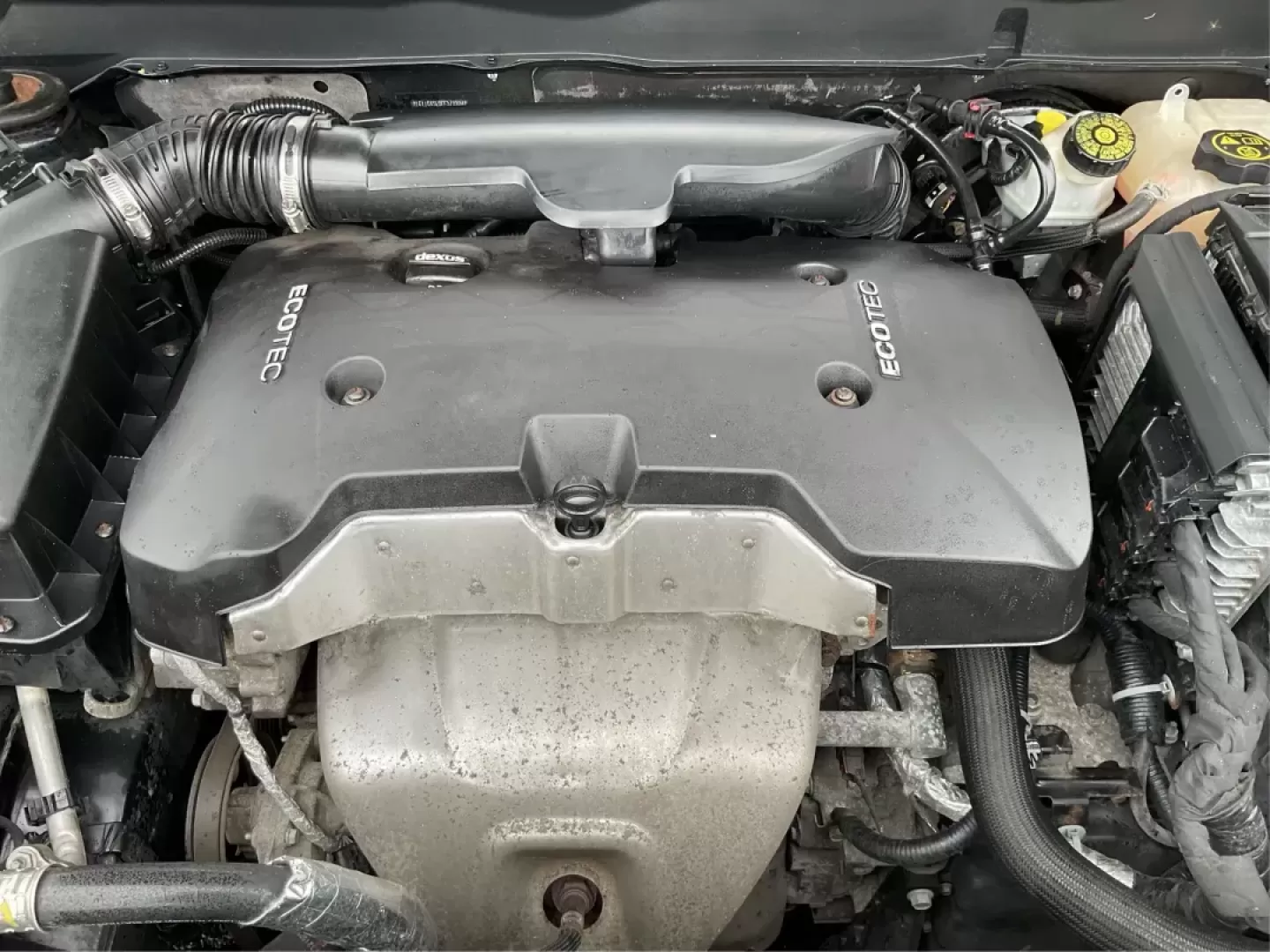 2015 Chevrolet Malibu 1LT (1G11C5SL0FF) with an ECOTEC 2.5L I-4 gasoline direct injection engine, located at 401 Woodman Dr, Riverside, OH, 45431, (937) 908-9800, 39.760899, -84.123421 - Photo#10