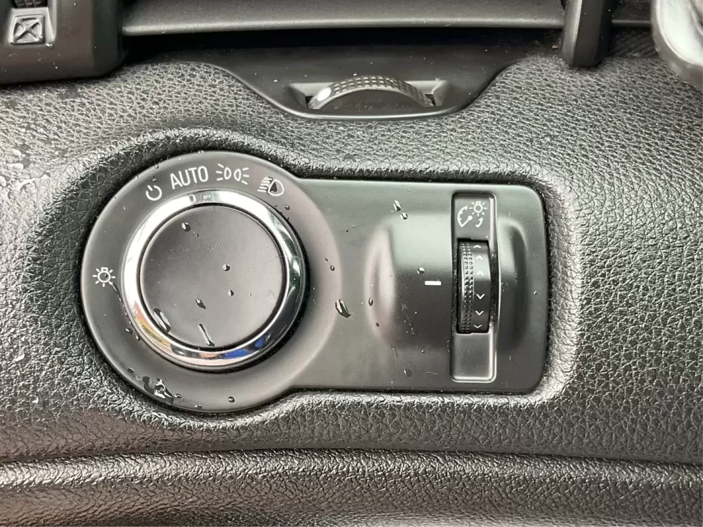 2015 Chevrolet Malibu 1LT (1G11C5SL0FF) with an ECOTEC 2.5L I-4 gasoline direct injection engine, located at 401 Woodman Dr, Riverside, OH, 45431, (937) 908-9800, 39.760899, -84.123421 - Photo#16