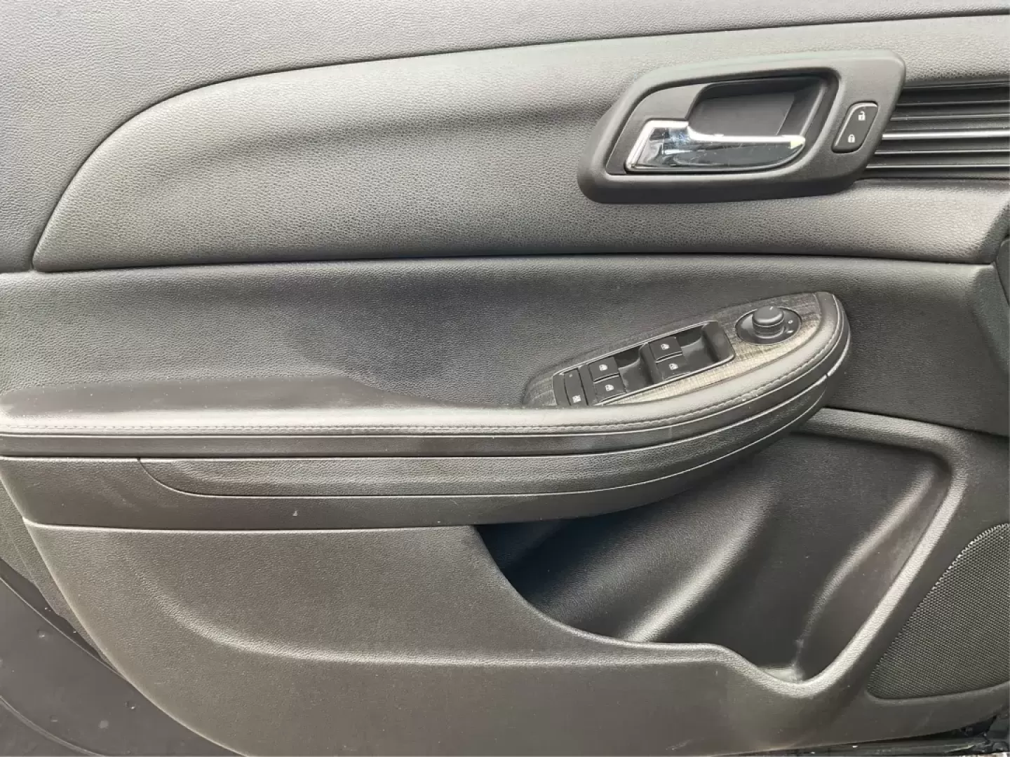 2015 Chevrolet Malibu 1LT (1G11C5SL0FF) with an ECOTEC 2.5L I-4 gasoline direct injection engine, located at 401 Woodman Dr, Riverside, OH, 45431, (937) 908-9800, 39.760899, -84.123421 - Photo#17