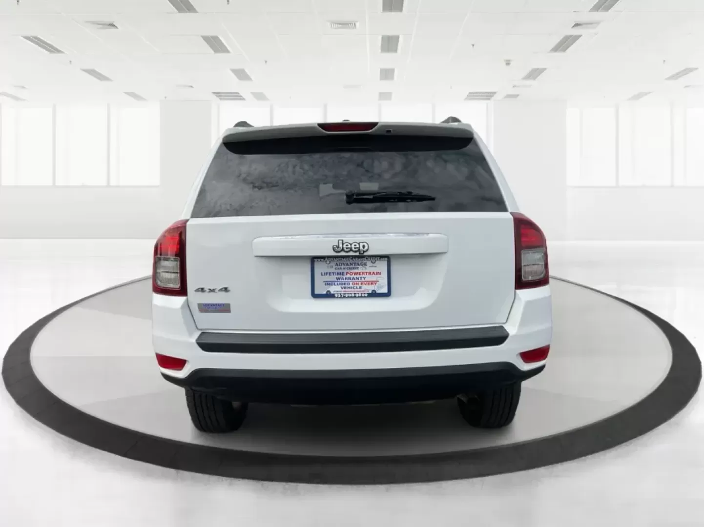 2015 Jeep Compass Sport (1C4NJDBB6FD) with an 2.4L I-4 DOHC engine, located at 1099 N County Rd 25A, Troy, OH, 45373, (937) 908-9800, 40.057079, -84.212883 - 2015 Jeep Compass Sport - Photo#3