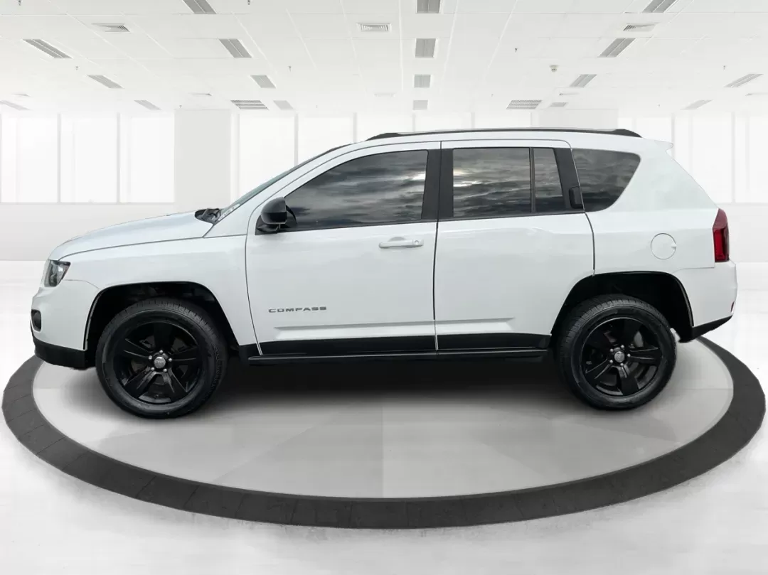 2015 Jeep Compass Sport (1C4NJDBB6FD) with an 2.4L I-4 DOHC engine, located at 1099 N County Rd 25A , Troy, OH, 45373, (937) 908-9800, 40.057079, -84.212883 - 2015 Jeep Compass Sport - Photo#5