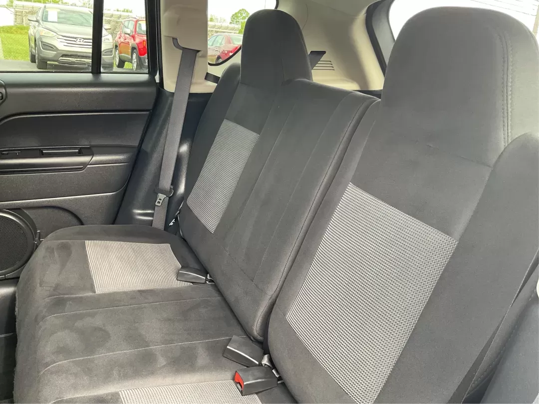 2015 Jeep Compass Sport (1C4NJDBB6FD) with an 2.4L I-4 DOHC engine, located at 1099 N County Rd 25A , Troy, OH, 45373, (937) 908-9800, 40.057079, -84.212883 - 2015 Jeep Compass Sport - Photo#9